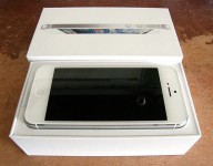 New Released: Apple iPhone 5 64GB, BlackBerry Design P9981